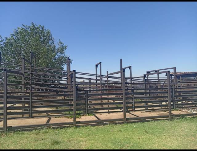 93,766M² FARM FOR SALE IN ROODS GARDENS